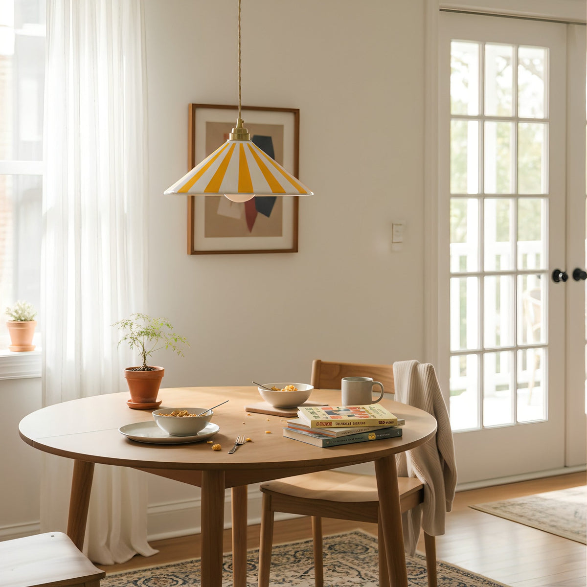 Lampa Wisząca Stożkowa w Paski z Mosiężnym Mocowaniem