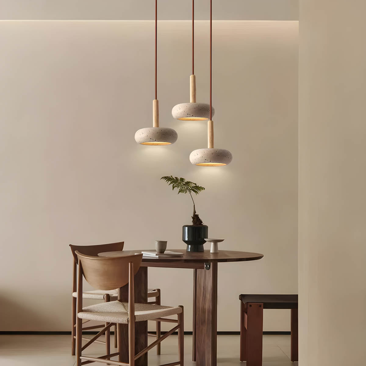 Lampa Wisząca Skandynawska z Trawertynu z Drewnianym Akcentem