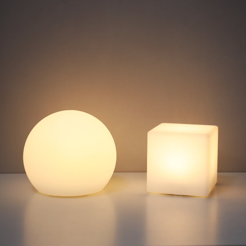 Lampka Nocna Minimalistyczna z Pilotem i Regulacją Jasności w Różnych Kształtach