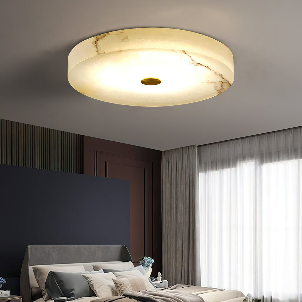 Lampa Sufitowa Okrągła Alabastrowa z Mosiężnym Akcentem