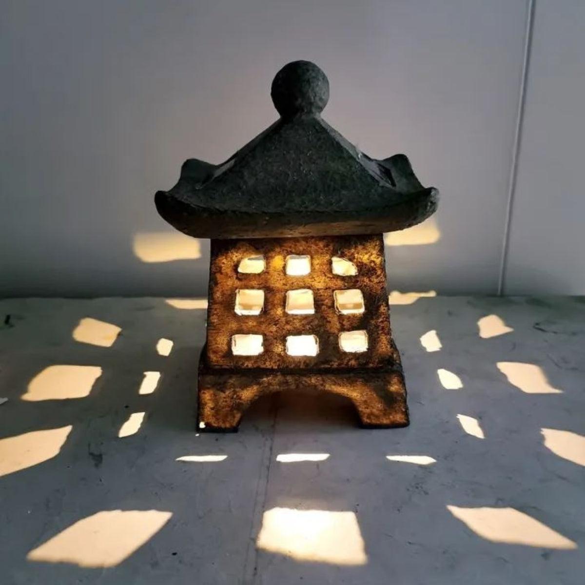 Solarna Lampa Ogrodowa Pagoda z Wbudowanym LED na Słupek lub Ścieżkę