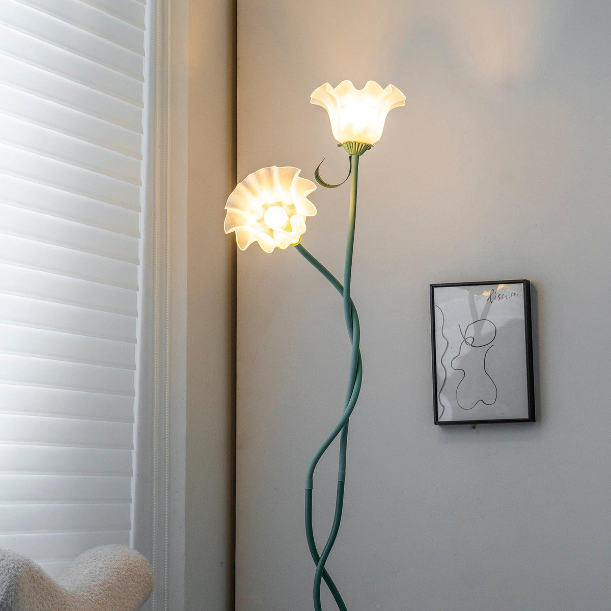 Lampa Podłogowa Kwiatowa z Białymi Kloszami - 9