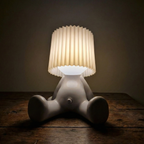 Lampa Stołowa LED Figurka z Plisowanym Kloszem - 4