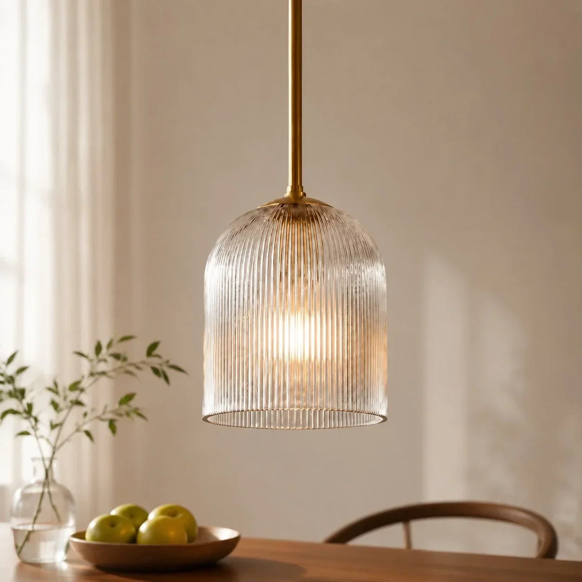 Lampa Wisząca Szklana Prążkowana z Mosiężnym Wykończeniem
