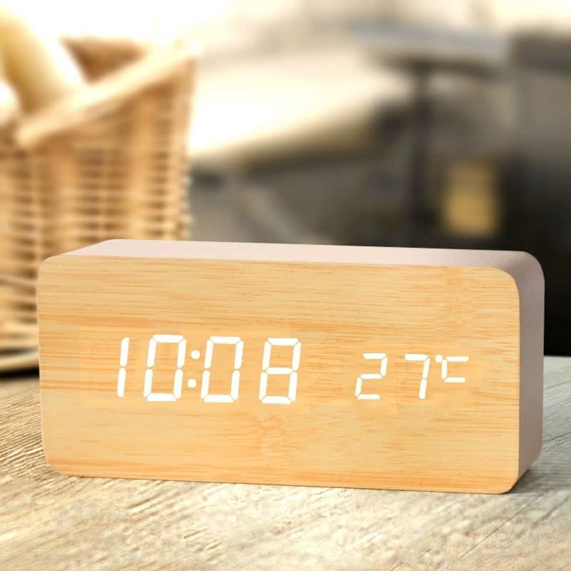 Cyfrowy Budzik LED z Wyświetlaczem Temperatury i Drewnianą Obudową
