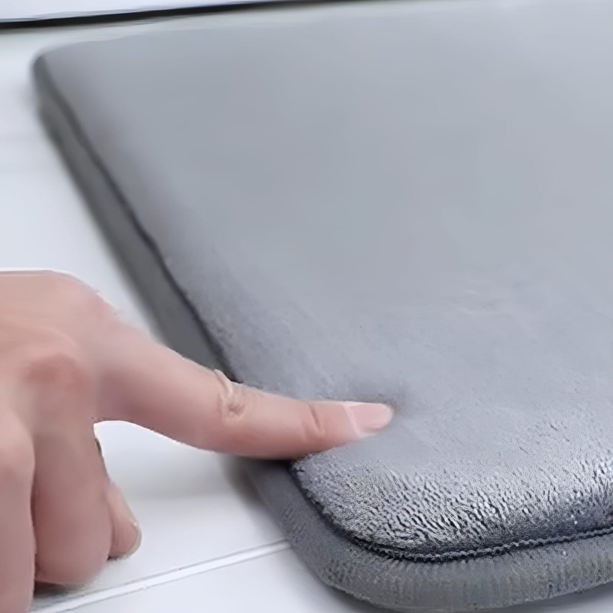 Dywanik Łazienkowy Antypoślizgowy z Pianką Memory Foam - 12