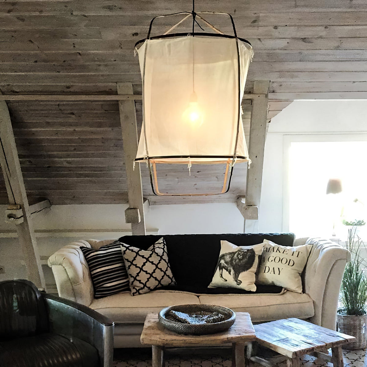 Lampa Wisząca Bohemian z Tkaninowym Kloszem i Bambusową Ramą
