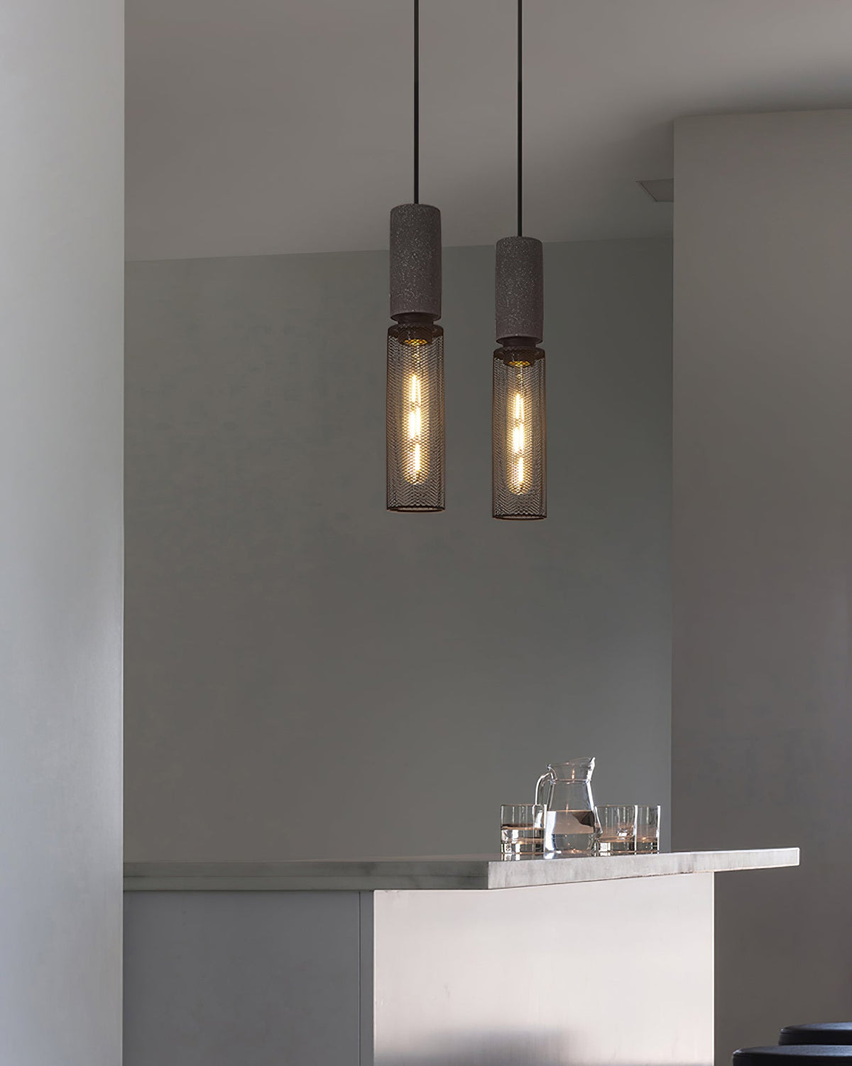 Lampa Wisząca Industrialna z Betonowym Kloszem i Metalową Siatką - 26