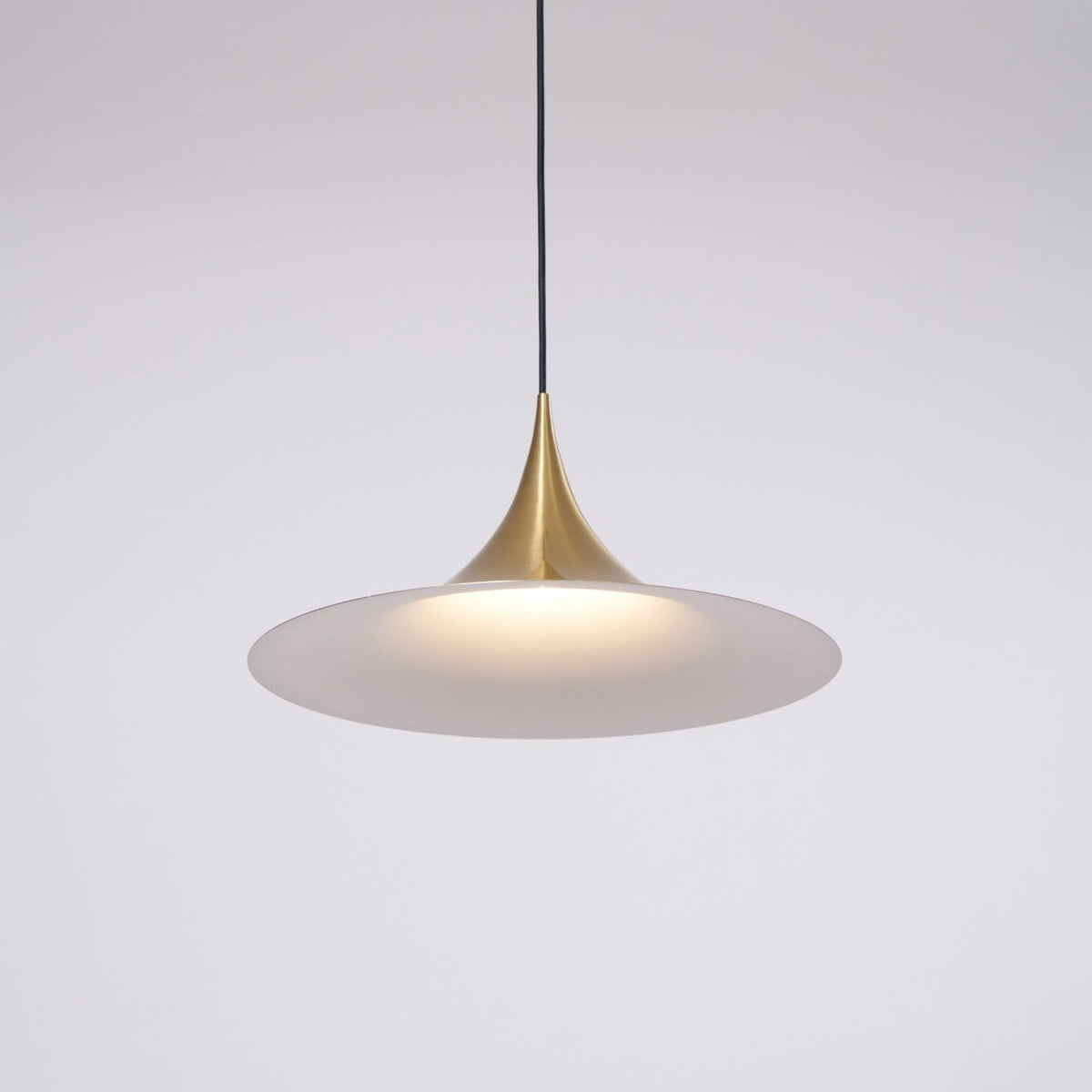 Lampa Wisząca Minimalistyczna z Rzeźbiarskim Kloszem - 14