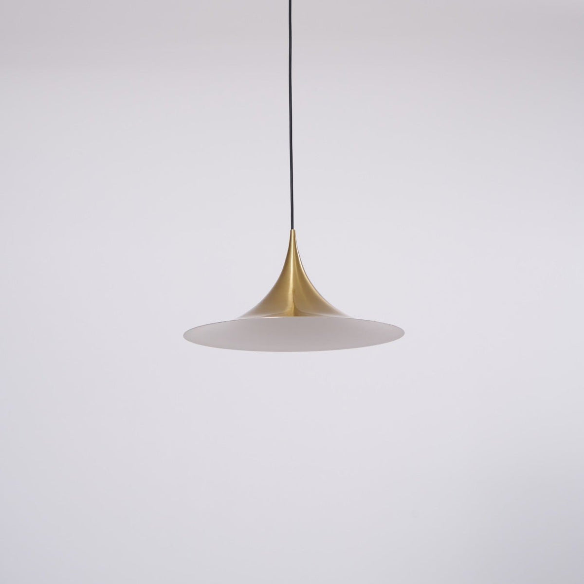 Lampa Wisząca Minimalistyczna z Rzeźbiarskim Kloszem - 4