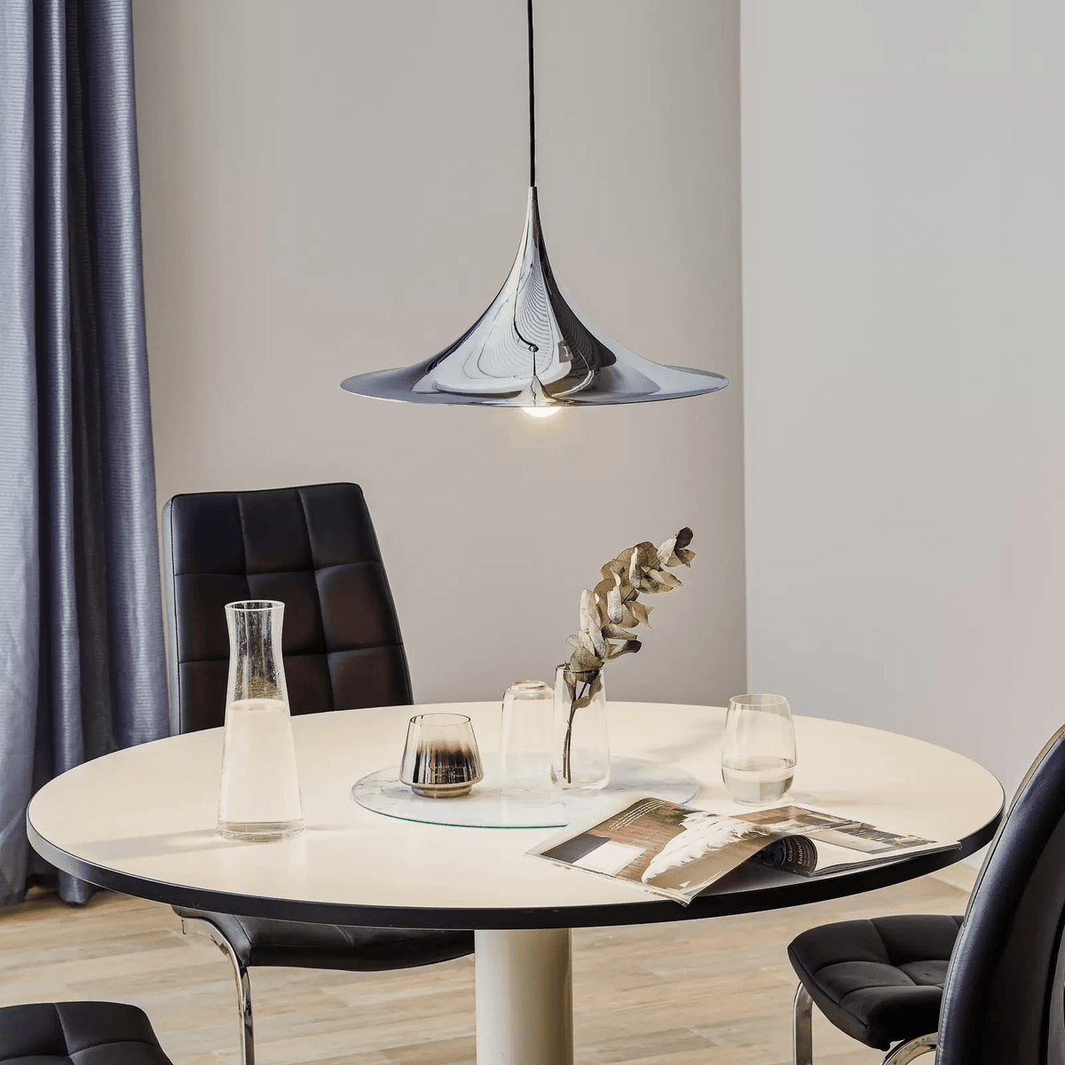 Lampa Wisząca Minimalistyczna z Rzeźbiarskim Kloszem - 9
