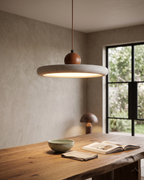 Lampa Wisząca Minimalistyczna z Okrągłym Kloszem i Drewnianą Kulą