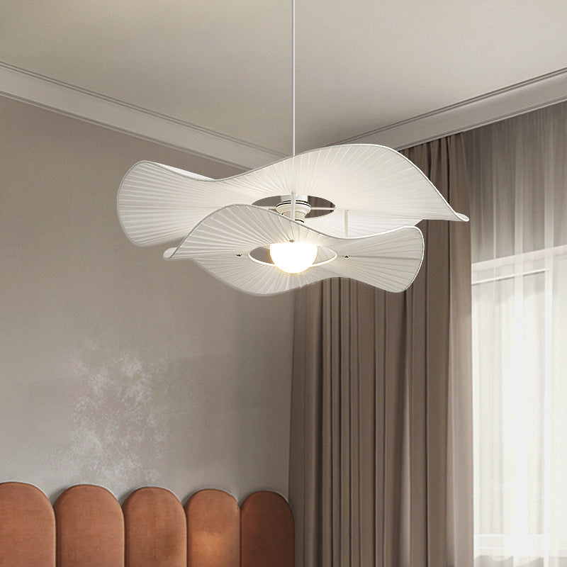 Lampa Wisząca Modern z Falistym Kloszem - Biały
