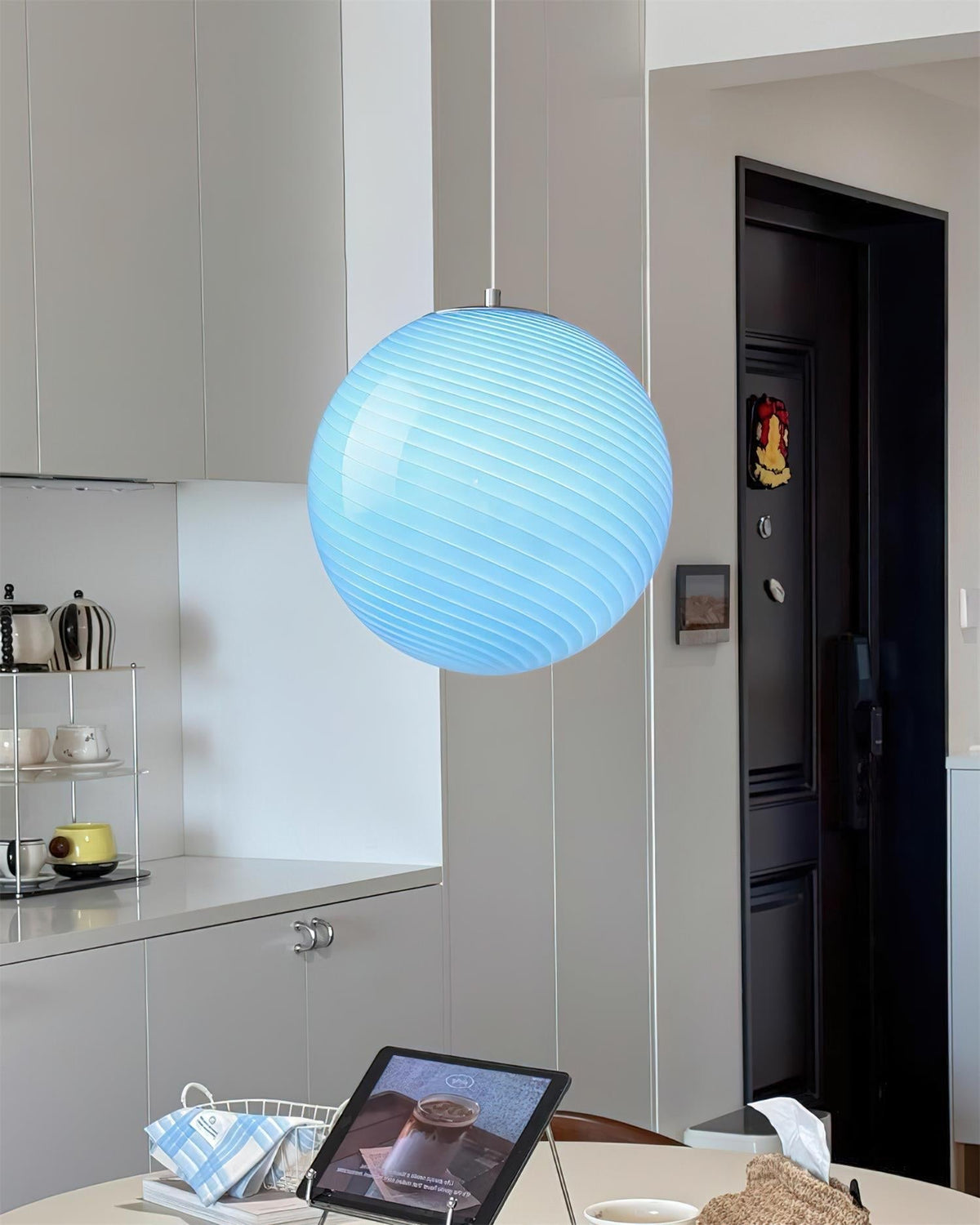 Lampa Wisząca Retro Szklany Klosz Kulisty ze Wzorem Swirl