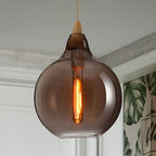 Lampa Wisząca Skandynawska ze Szklanym Kloszem i Drewnianym Detalem - Dymny szary