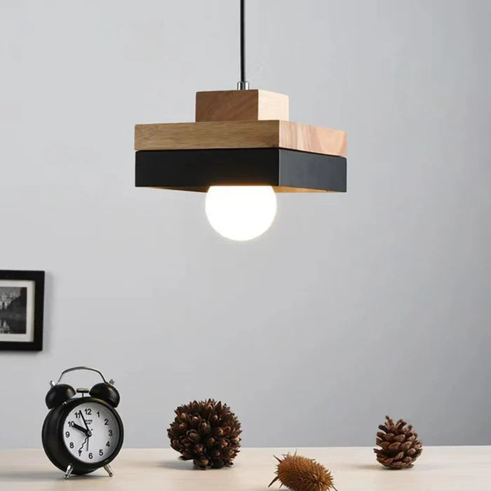 Lampa Wisząca Skandynawska z Drewnianym Kloszem i Metalową Obręczą