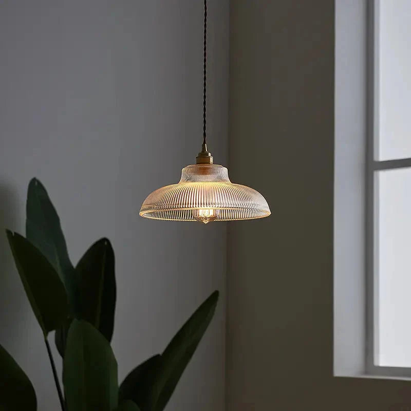 Lampa Wisząca Vintage z Żebrowanym Szklanym Kloszem