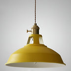 Industrialna Lampa Wisząca z Okrągłym Metalowym Kloszem i Skręconym Przewodem - Żółty