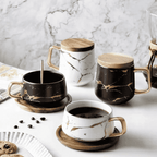 Kubek Ceramiczny z Marmurowym Wzorem i Drewnianą Pokrywką - 8