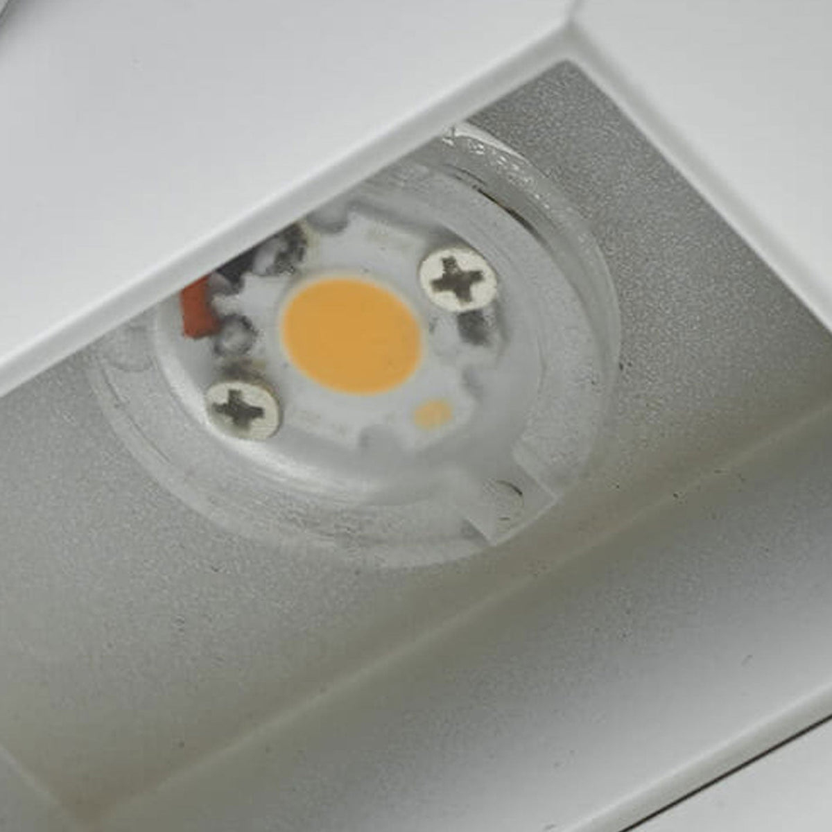 Elegancki Kinkiet Ścienny LED w Kształcie Kostki - 8