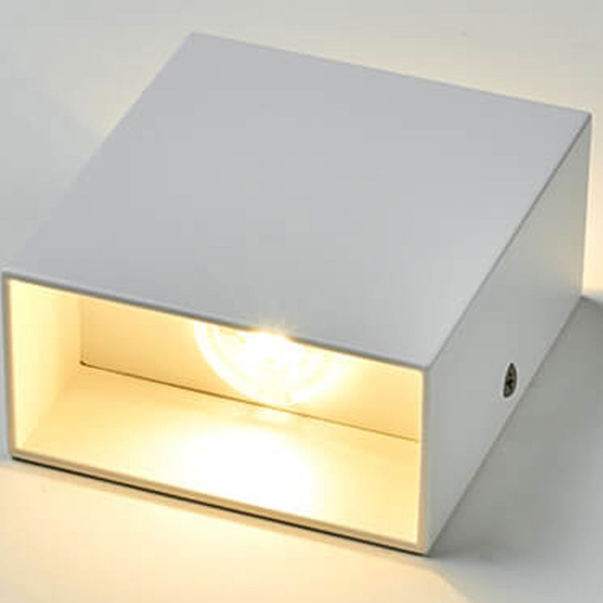 Elegancki Kinkiet Ścienny LED w Kształcie Kostki - 9