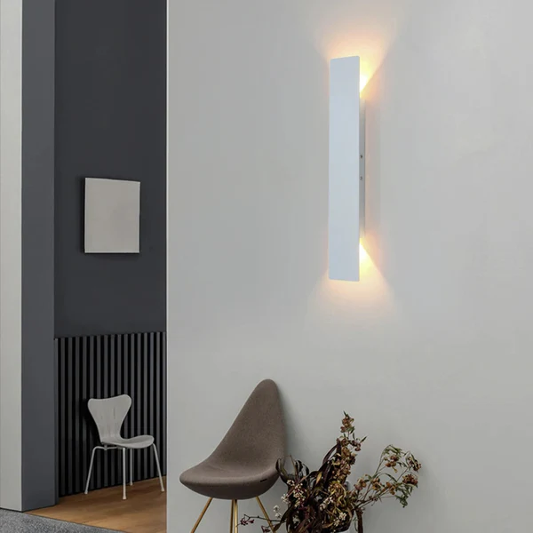 Kinkiet Zewnętrzny Minimalistyczny z Dwukierunkowym Światłem i Zintegrowanym LED - Biały