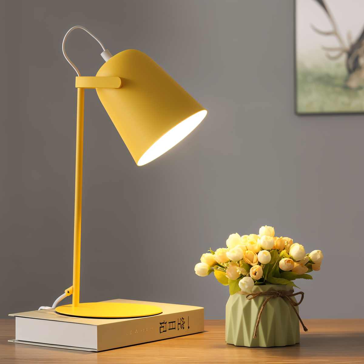 Lampa Biurkowa Skandynawska z Obrotowym Kloszem i Włącznikiem - Żółty