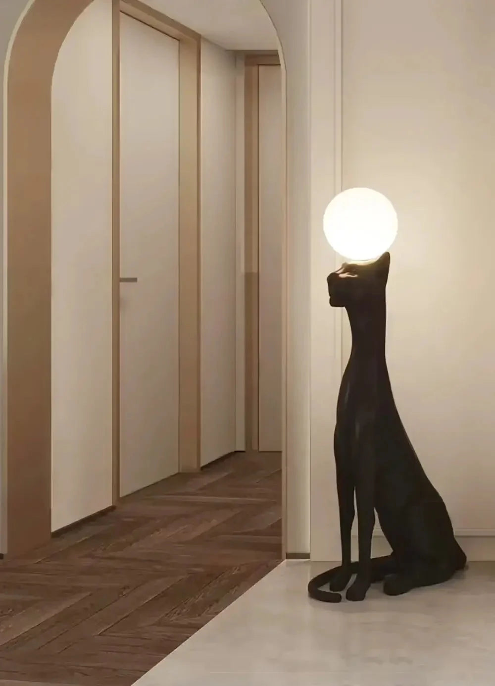 Lampa Podłogowa Art Deco z Figurą Pantery i Kloszem Kulistym - 16