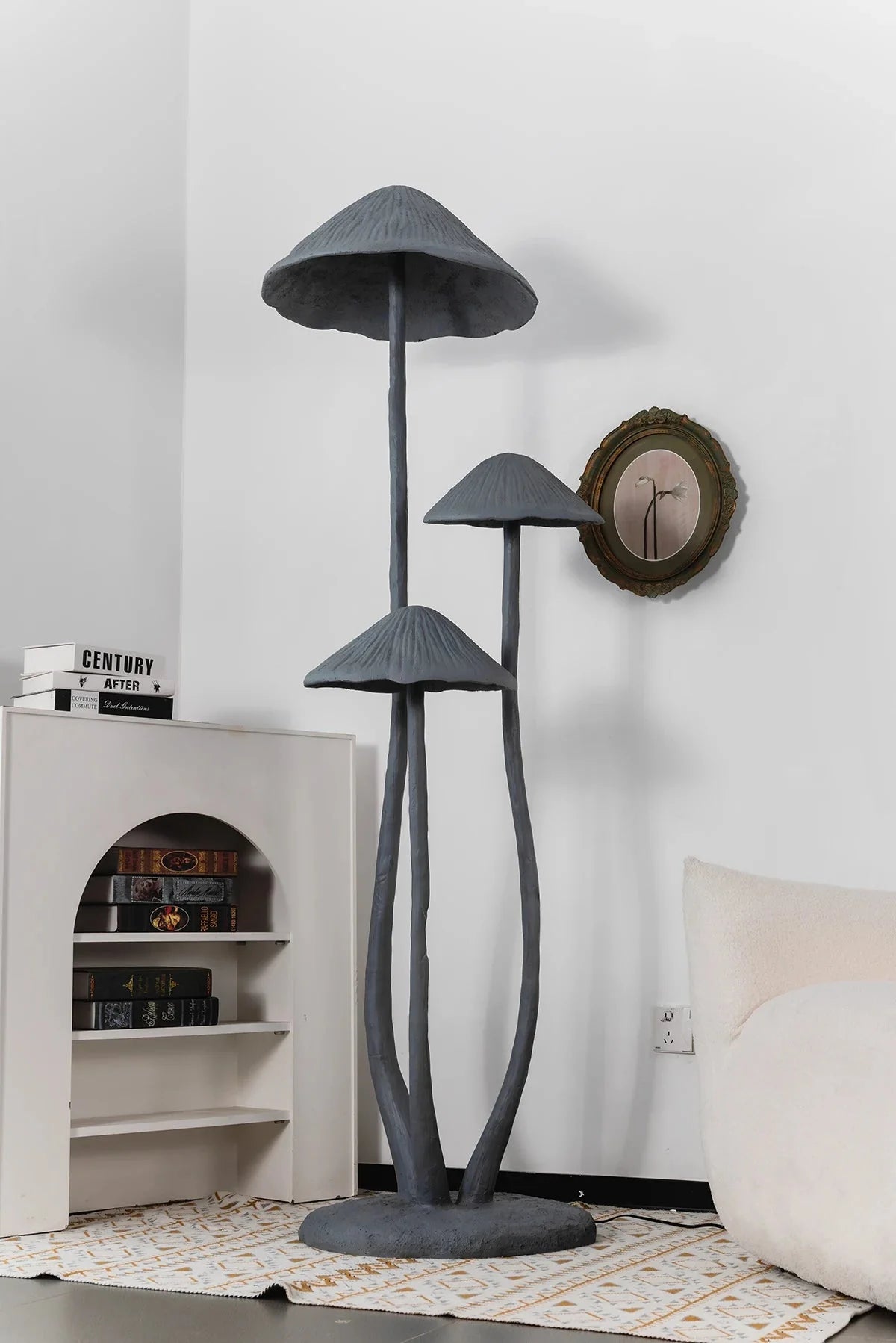 Lampa Podłogowa w Kształcie Grzybów z Trzema Kloszami i Zintegrowanym Oświetleniem - 13