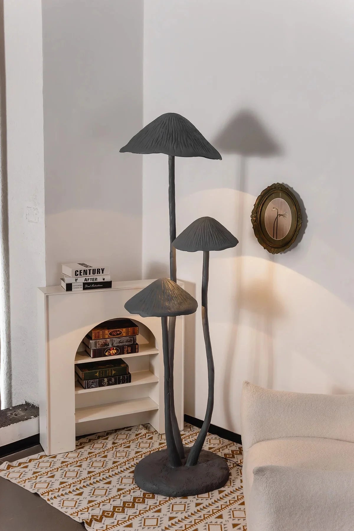 Lampa Podłogowa w Kształcie Grzybów z Trzema Kloszami i Zintegrowanym Oświetleniem - 7