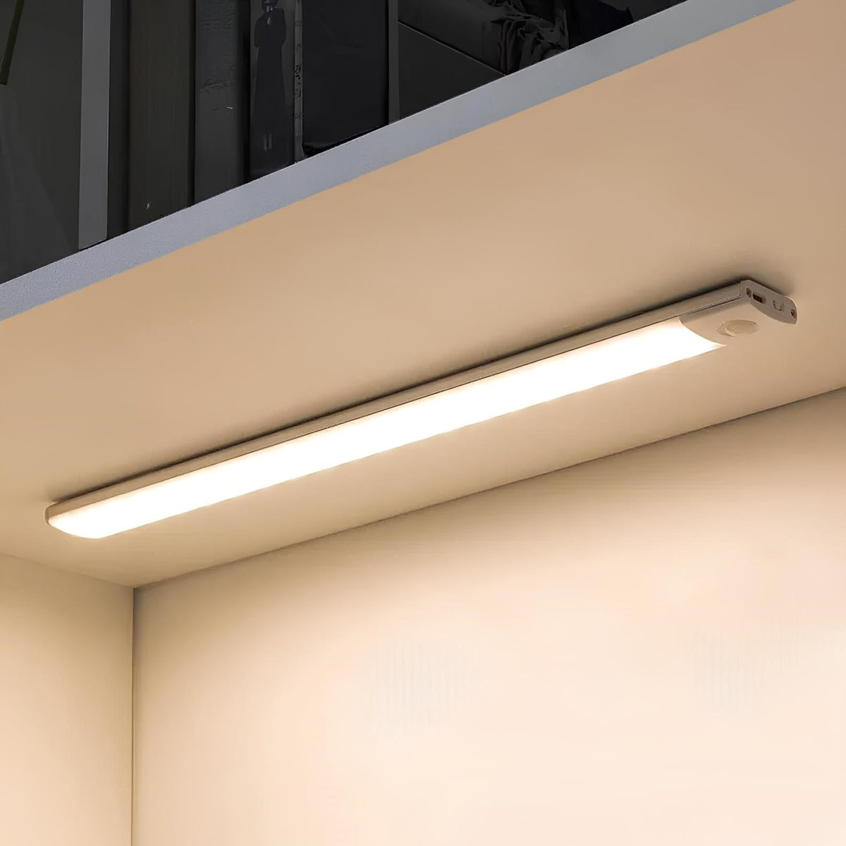Lampa Podszafkowa LED z Czujnikiem Ruchu - 18