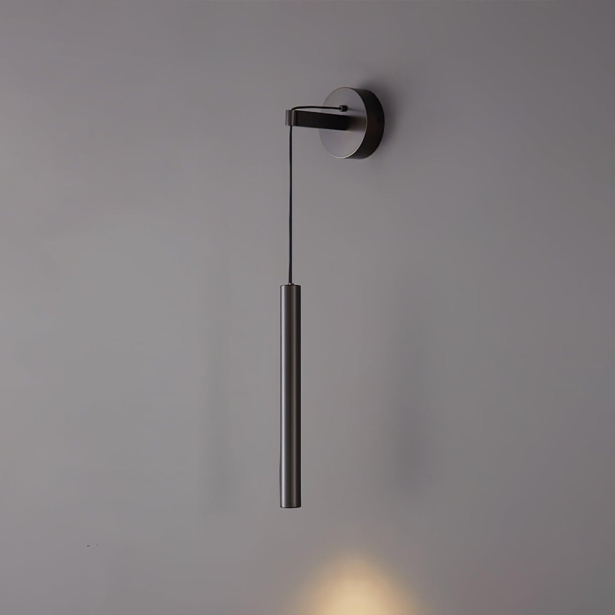 Lampa Ścienna Minimalistyczna z Cylindrycznym Kloszem na Kablu - Czarny