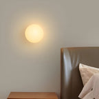 Lampa Ścienna Minimalistyczna z Okrągłym Kloszem i Rozproszonym Światłem