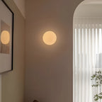 Lampa Ścienna Minimalistyczna z Okrągłym Kloszem i Rozproszonym Światłem - 4