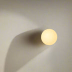 Lampa Ścienna Minimalistyczna z Okrągłym Kloszem i Rozproszonym Światłem - 7