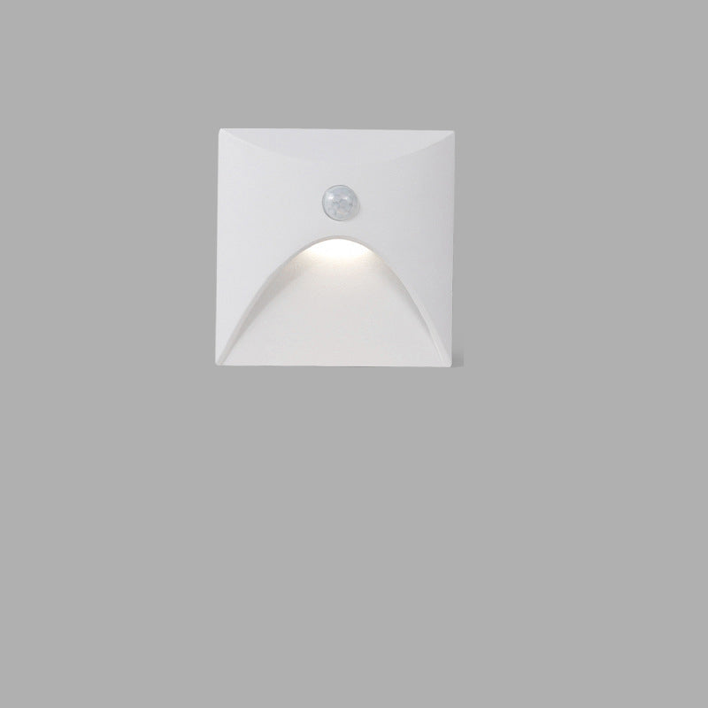 Lampa Ścienna Nowoczesna Minimalistyczna z Czujnikiem Ruchu do Ogrodu i na Schody - 100V–120V i Biały