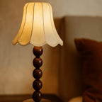 Lampa Stojąca i Stołowa Retro z Kloszem w Kształcie Kwiatu i Drewnianą Podstawą - 5