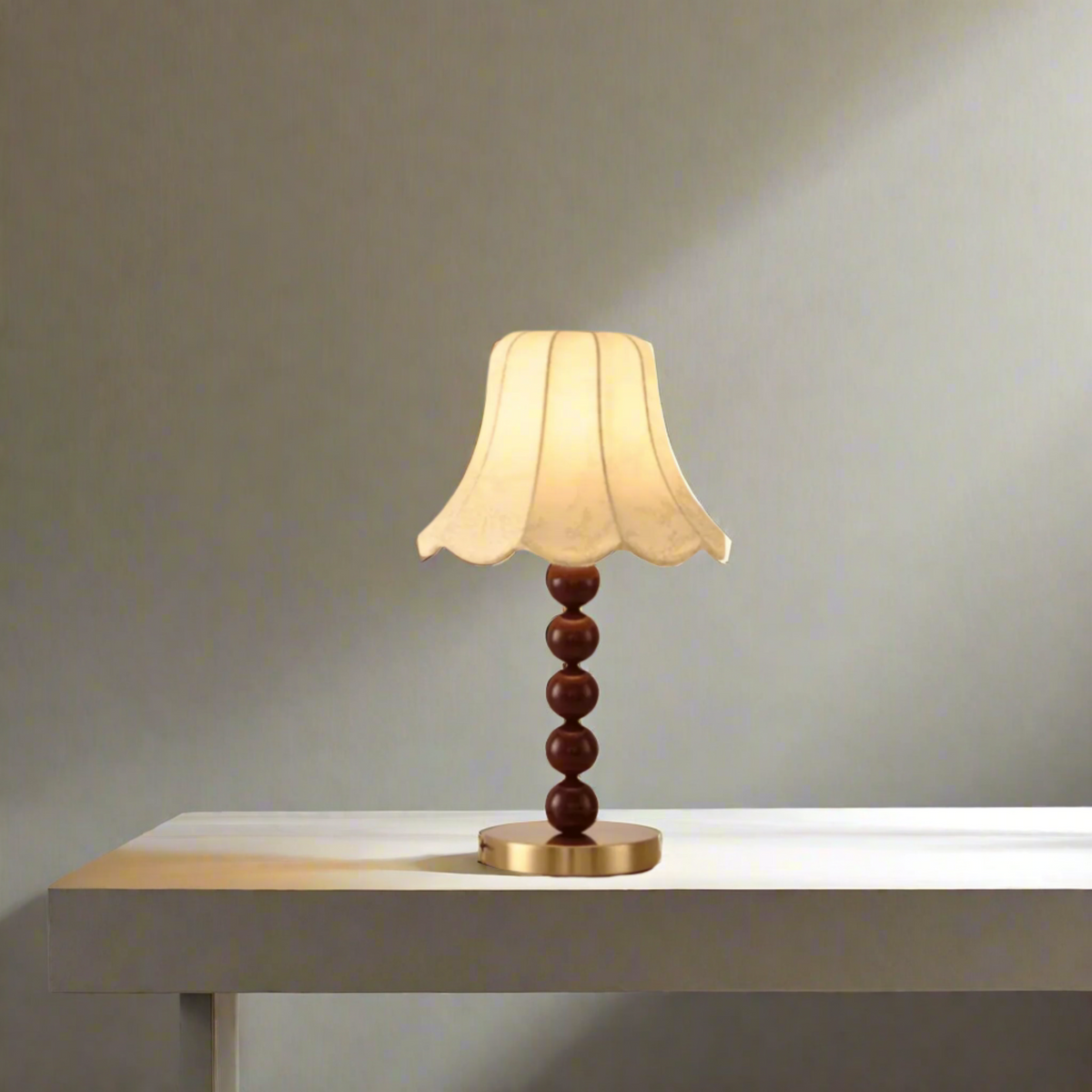 Lampa Stojąca i Stołowa Retro z Kloszem w Kształcie Kwiatu i Drewnianą Podstawą - 7