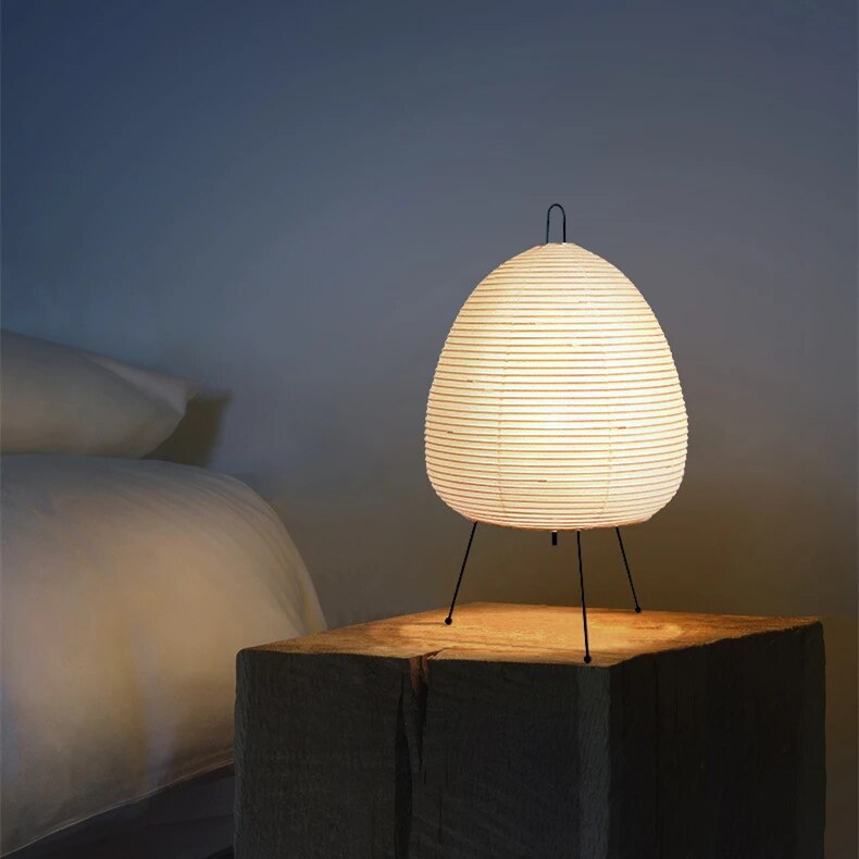 Lampa Stołowa Japandi z Papierowym Kloszem na Trójnogu - 4