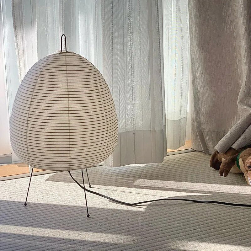 Lampa Stołowa Japandi z Papierowym Kloszem na Trójnogu - 9