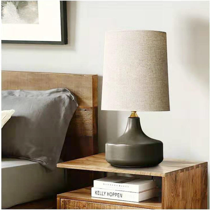 Nordycka Lampa Stołowa z Ceramiczną Podstawą i Abażurem - 5