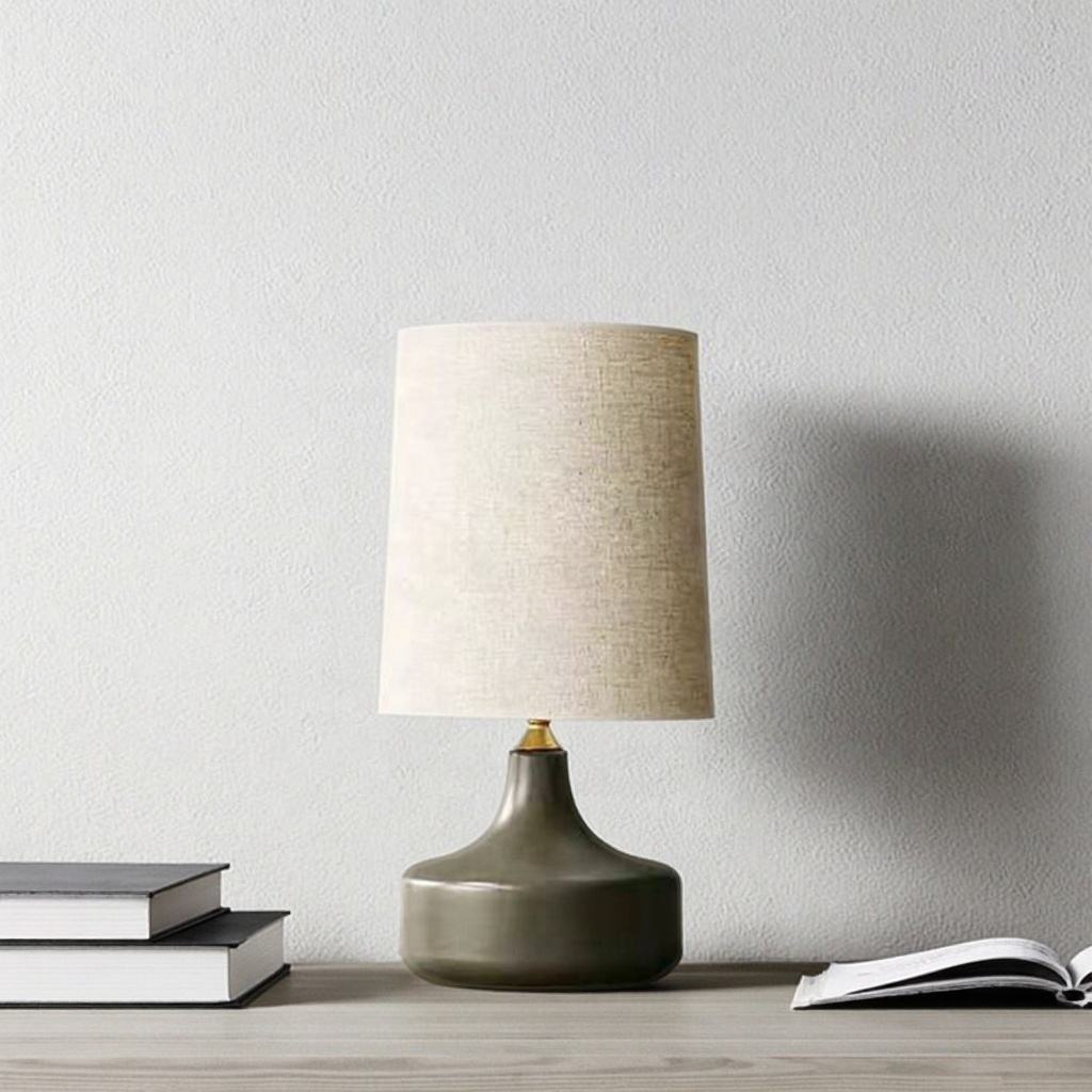 Nordycka Lampa Stołowa z Ceramiczną Podstawą i Abażurem - 6