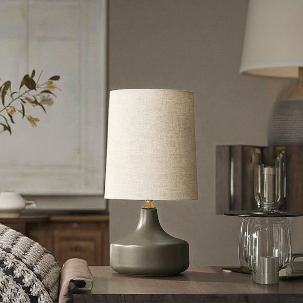 Nordycka Lampa Stołowa z Ceramiczną Podstawą i Abażurem - 9