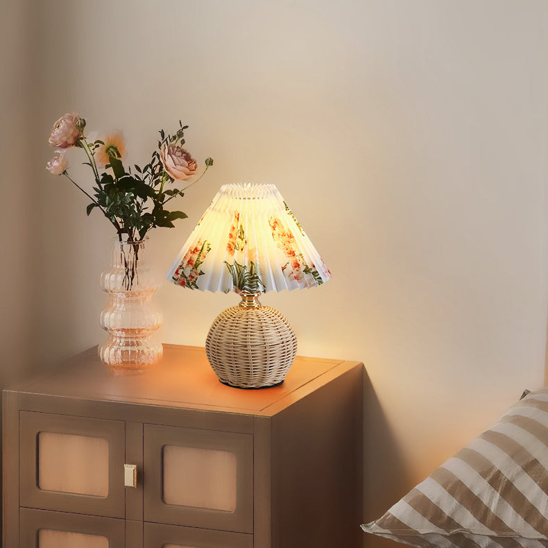 Lampa Stołowa Skandynawska z Rattanową Podstawą i Plisowanym Abażurem - 6
