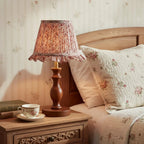 Lampa Stołowa Vintage z Plisowanym Kloszem w Kwiaty na Toczonej Podstawie - 7