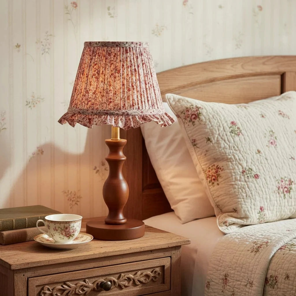 Lampa Stołowa Vintage z Plisowanym Kloszem w Kwiaty na Toczonej Podstawie - 7