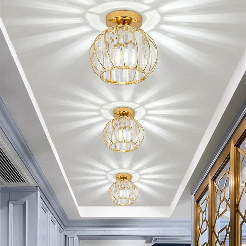 Lampa Sufitowa Glamour z Kryształami i Metalową Kloszem Kulistym - 5