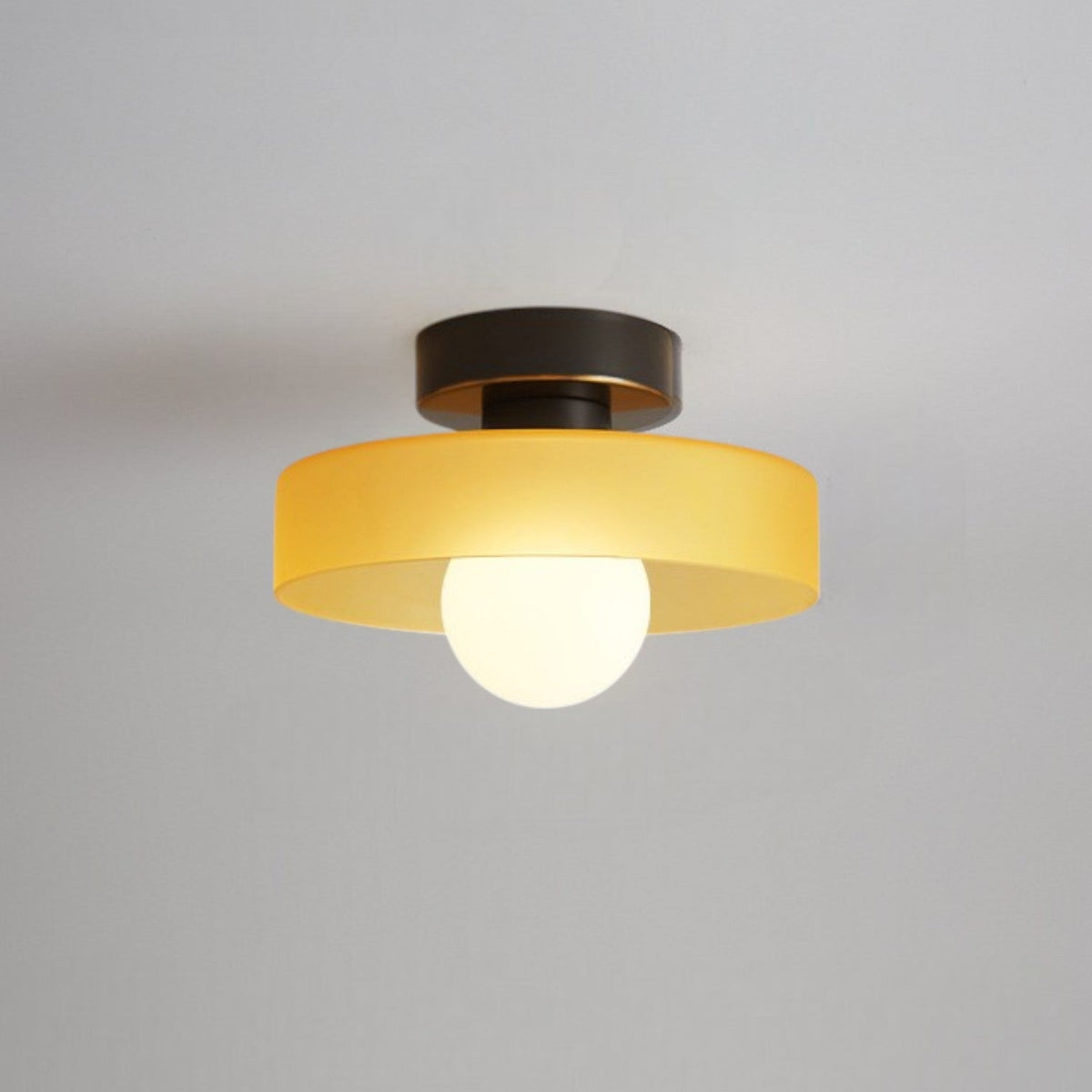Lampa Sufitowa Nowoczesna z Okrągłym Kloszem i Żarówką Kulistą - Czarny/Pomarańczowy