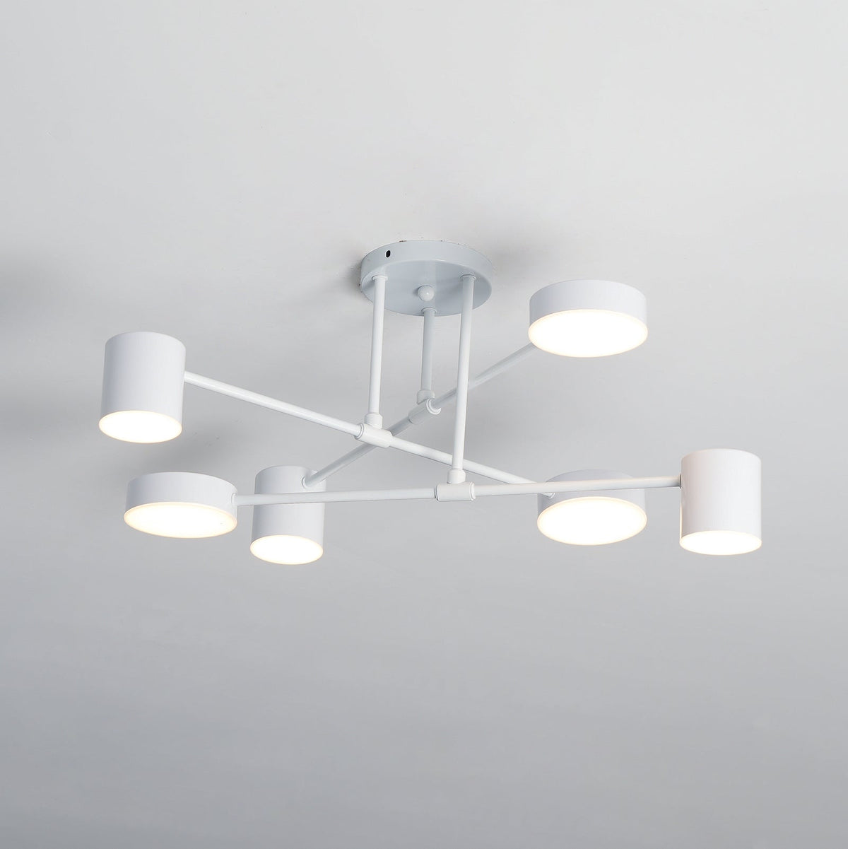 Lampa Sufitowa Nowoczesna z Sześcioma Cylindrycznymi Kloszami na Krzyżujących się Ramionach - Biały