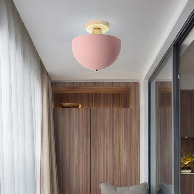 Lampa Sufitowa Skandynawska z Drewnianą Podstawą i Metalowym Kloszem - Różowy